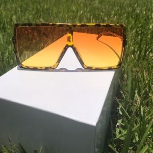NWT- Animal Print Oversized sunglasses